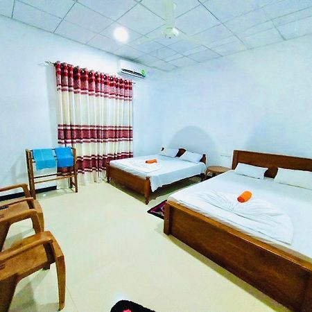 Siyapath Holiday Resort โปลอนนารูวา ภายนอก รูปภาพ