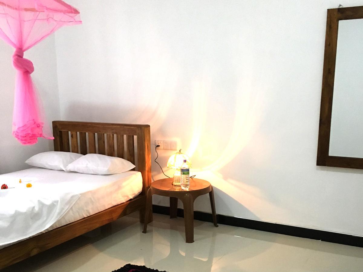 Siyapath Holiday Resort โปลอนนารูวา ภายนอก รูปภาพ