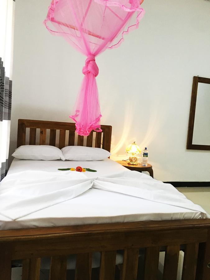 Siyapath Holiday Resort โปลอนนารูวา ภายนอก รูปภาพ