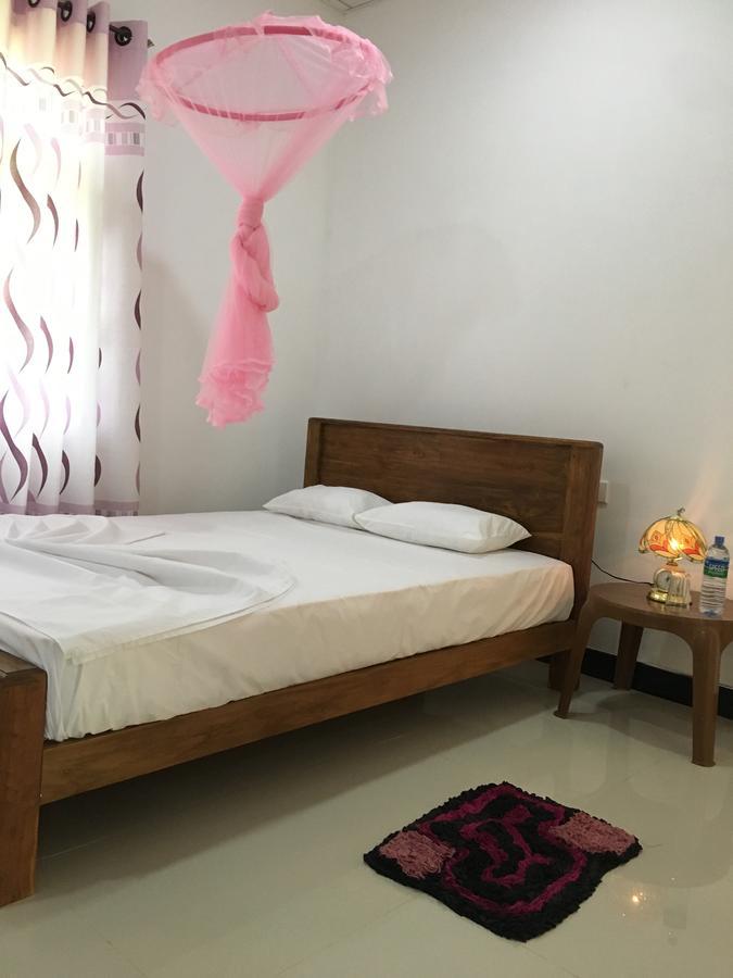 Siyapath Holiday Resort โปลอนนารูวา ภายนอก รูปภาพ