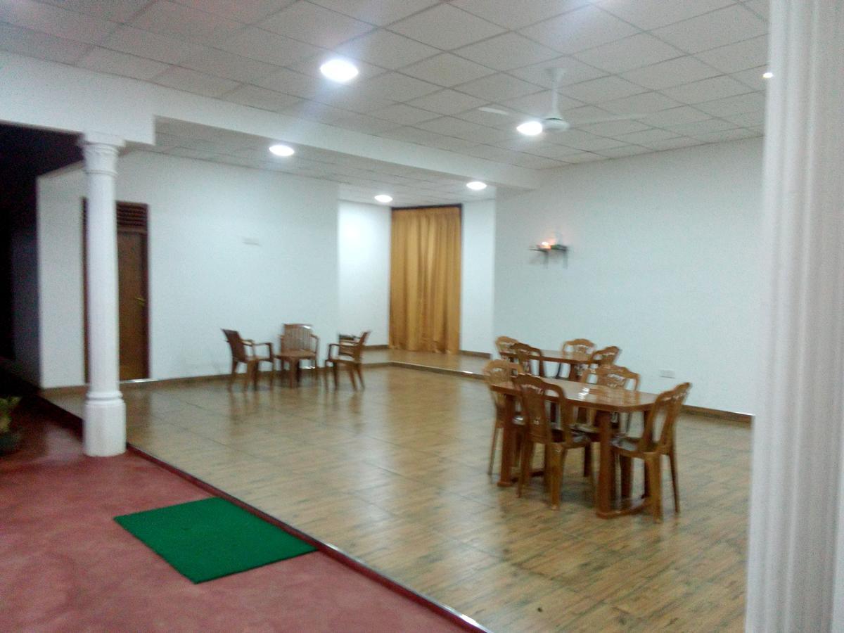 Siyapath Holiday Resort โปลอนนารูวา ภายนอก รูปภาพ