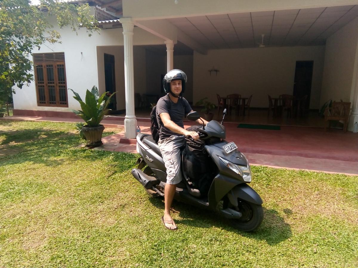 Siyapath Holiday Resort โปลอนนารูวา ภายนอก รูปภาพ